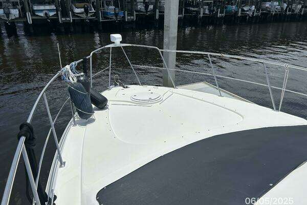 Cruisers Yachts 415 Express Yacht For Sale