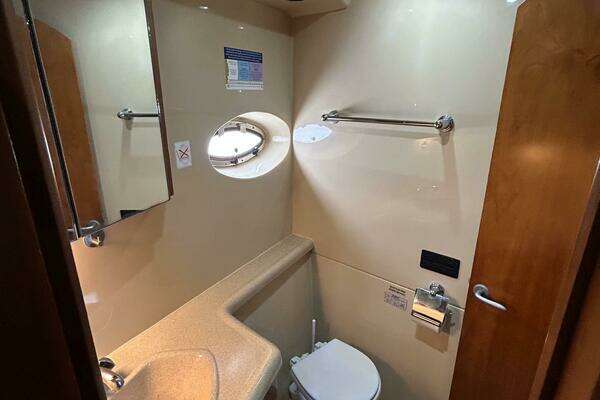 Cruisers Yachts 415 Express Yacht For Sale