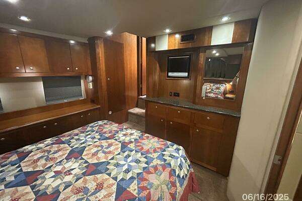 Cruisers Yachts 415 Express Yacht For Sale