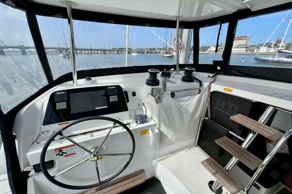 Lagoon  Yacht For Sale