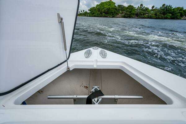 Bahama CC Yacht For Sale