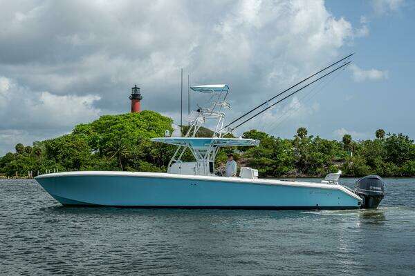 Bahama CC Yacht For Sale