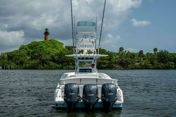 Bahama CC Yacht For Sale