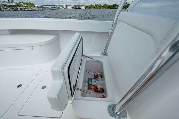 Bahama CC Yacht For Sale