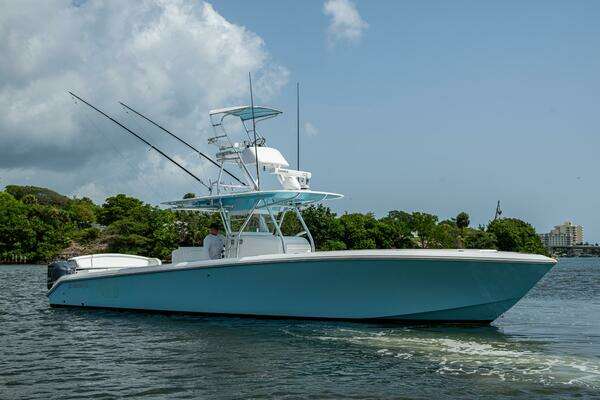 Bahama CC Yacht For Sale