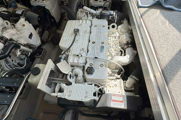 Sea Ray 440 Sundancer Yacht For Sale