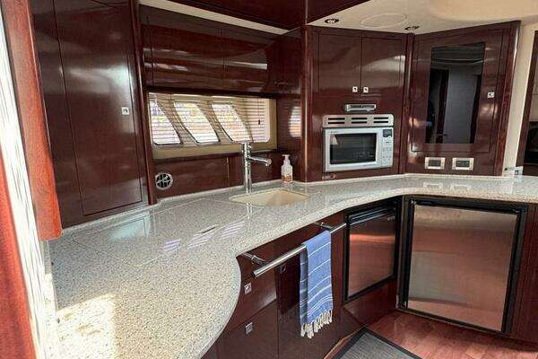 Sea Ray 440 Sundancer Yacht For Sale