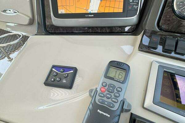 Sea Ray 440 Sundancer Yacht For Sale