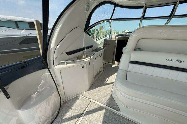 Sea Ray 440 Sundancer Yacht For Sale