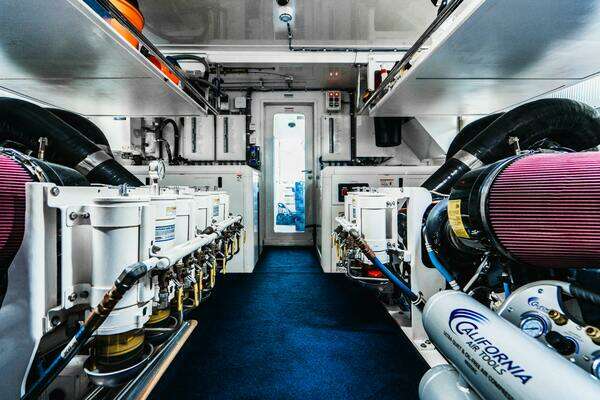 Hatteras Hatteras M90 Yacht For Sale