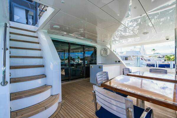 Hatteras Hatteras M90 Yacht For Sale