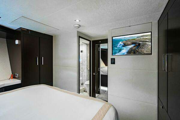 Hatteras Hatteras M90 Yacht For Sale