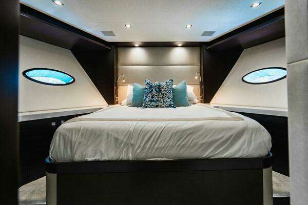 Hatteras Hatteras M90 Yacht For Sale