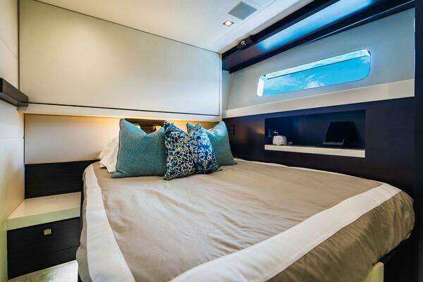 Hatteras Hatteras M90 Yacht For Sale