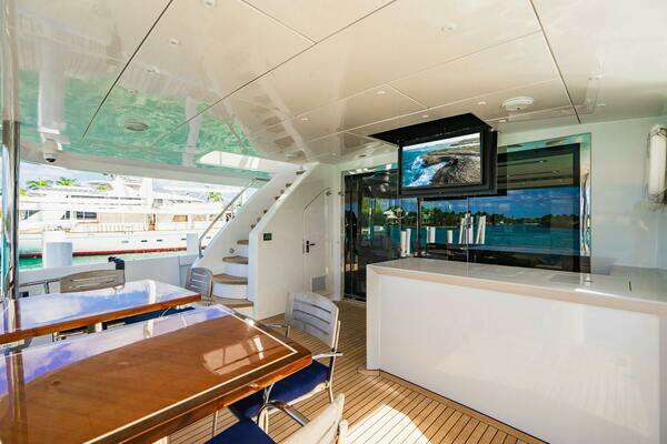 Hatteras Hatteras M90 Yacht For Sale
