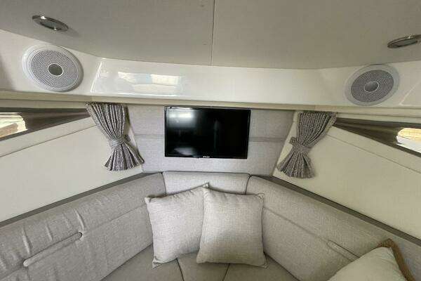 Sea Ray 320 Sundancer Yacht For Sale