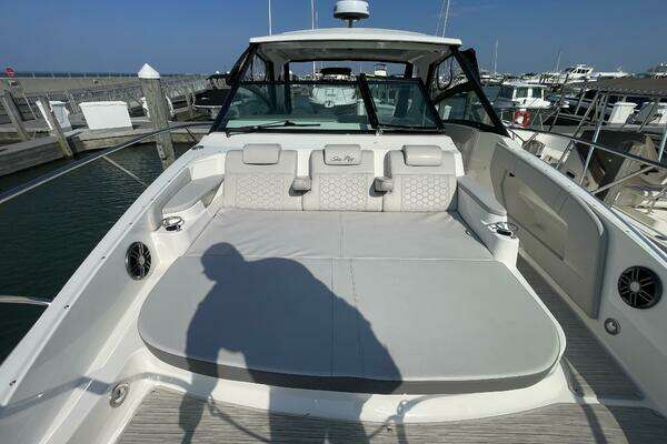 Sea Ray 320 Sundancer Yacht For Sale