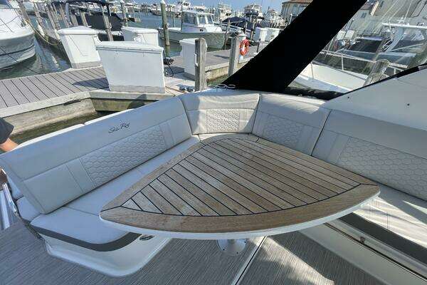 Sea Ray 320 Sundancer Yacht For Sale