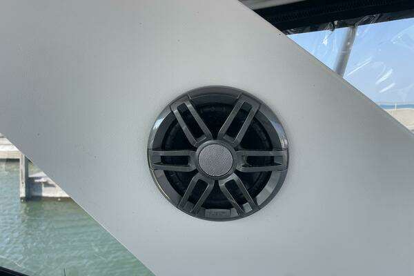 Sea Ray 320 Sundancer Yacht For Sale