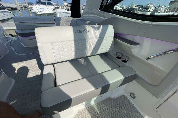 Sea Ray 320 Sundancer Yacht For Sale