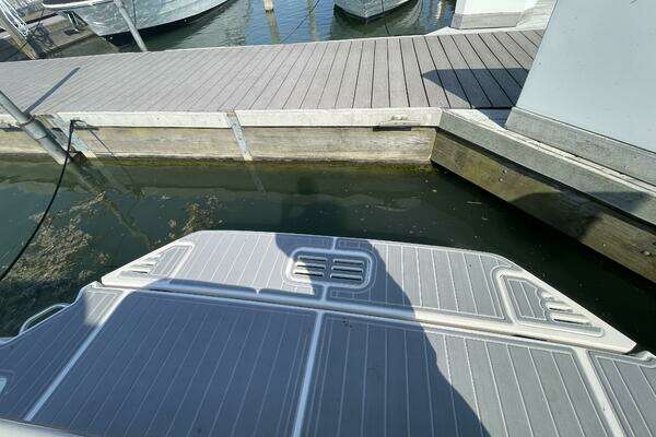 Sea Ray 320 Sundancer Yacht For Sale