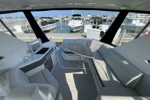 Sea Ray 320 Sundancer Yacht For Sale