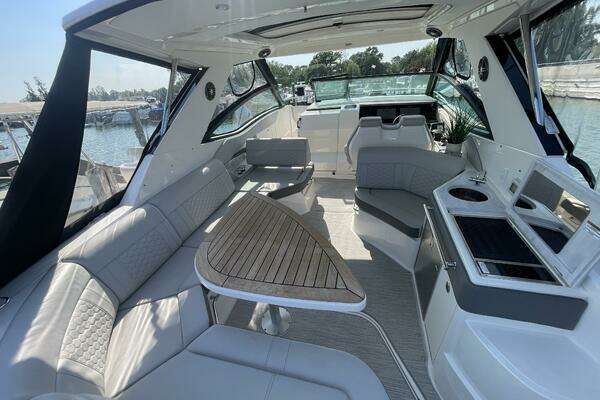 Sea Ray 320 Sundancer Yacht For Sale