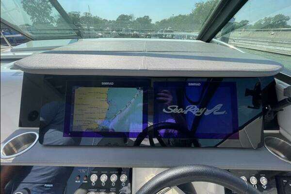 Sea Ray 320 Sundancer Yacht For Sale