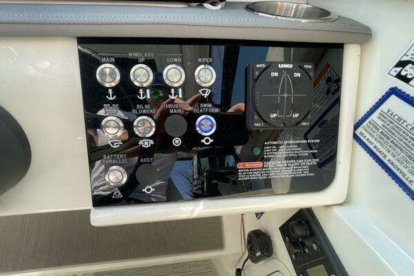 Sea Ray 320 Sundancer Yacht For Sale