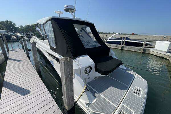 Sea Ray 320 Sundancer Yacht For Sale