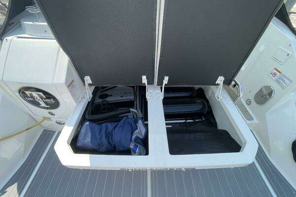 Sea Ray 320 Sundancer Yacht For Sale