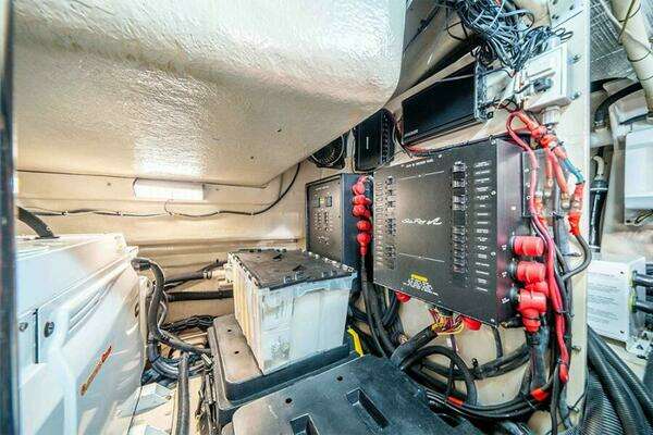 Sea Ray 610 Sundancer Yacht For Sale