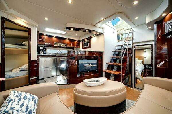 Sea Ray 610 Sundancer Yacht For Sale