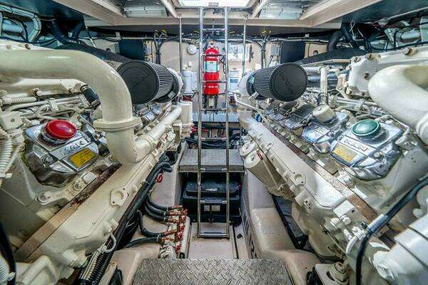 Sea Ray 610 Sundancer Yacht For Sale