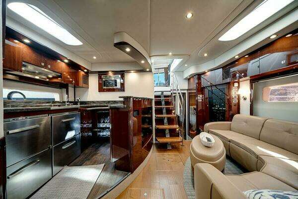 Sea Ray 610 Sundancer Yacht For Sale