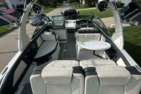 Photo of the 2018 Bryant Calandra