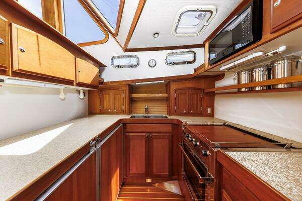 Sabreline ACMY Yacht For Sale