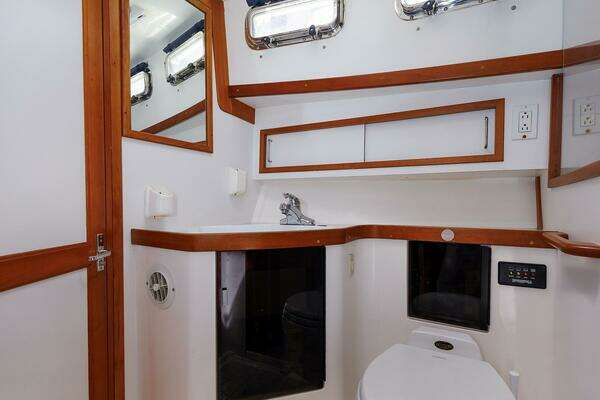 Sabreline ACMY Yacht For Sale