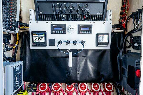 Bahama CC w/Quad V10s Yacht For Sale