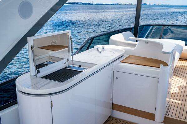 Azimut Fly 68 Yacht For Sale