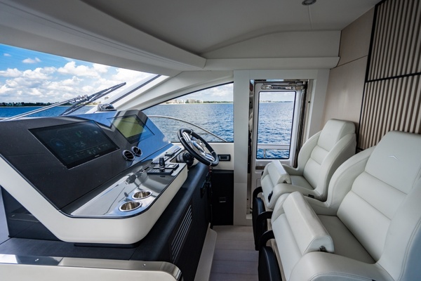 EFFORTLESS 68ft Azimut Yacht For Sale