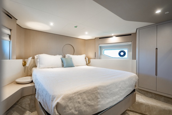 EFFORTLESS 68ft Azimut Yacht For Sale