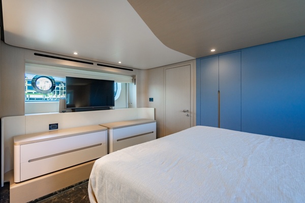 EFFORTLESS 68ft Azimut Yacht For Sale