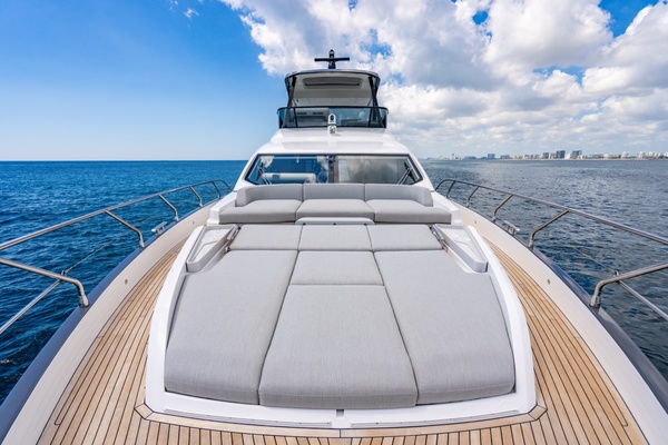 EFFORTLESS 68ft Azimut Yacht For Sale
