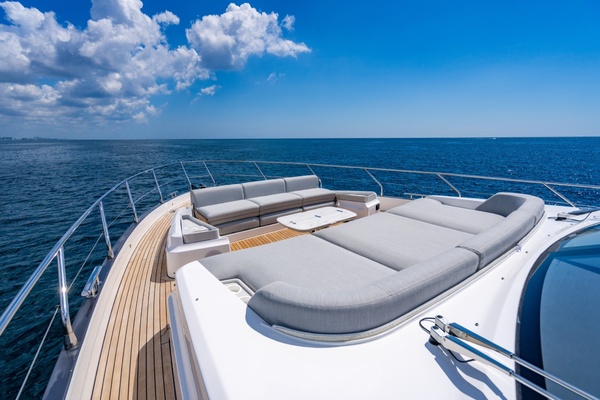 EFFORTLESS 68ft Azimut Yacht For Sale