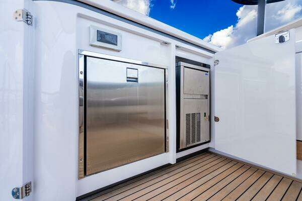 Azimut Fly 68 Yacht For Sale