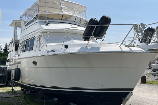 Deep Blues 37ft Carver Yacht For Sale