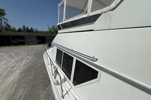 Deep Blues 37ft Carver Yacht For Sale