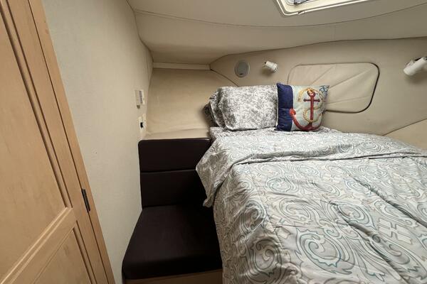 Deep Blues 37ft Carver Yacht For Sale