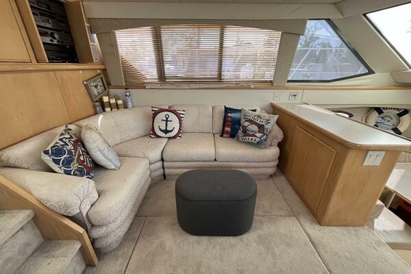 Deep Blues 37ft Carver Yacht For Sale